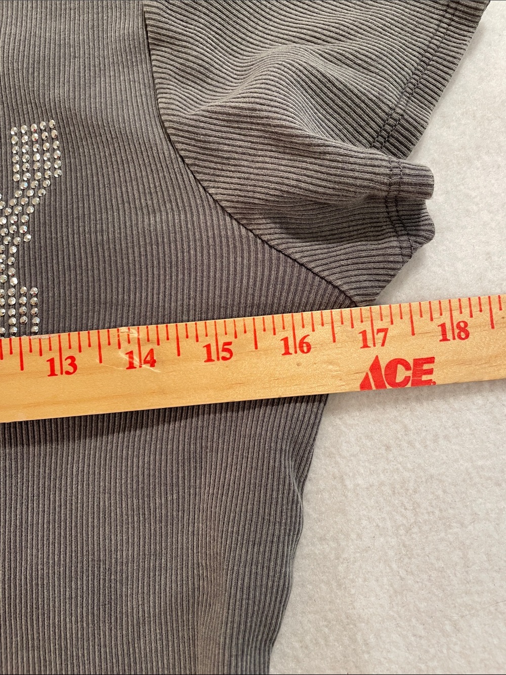 Gray Ribbed 'HOWDY' Studded Crop Top - Picture 4 of 6